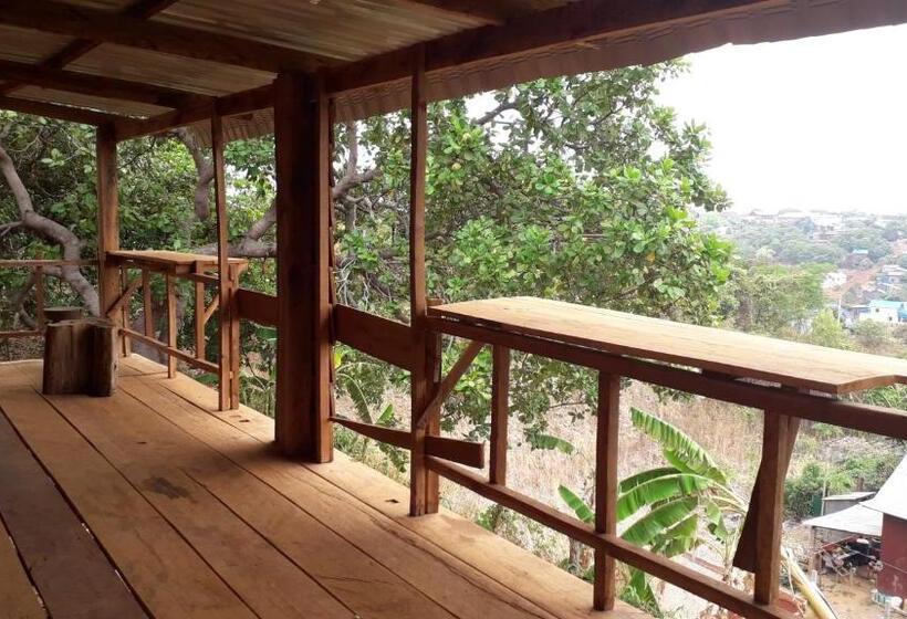 اتاق استاندارد با چشم‌انداز کوهستان, Tree Lodge Banlung