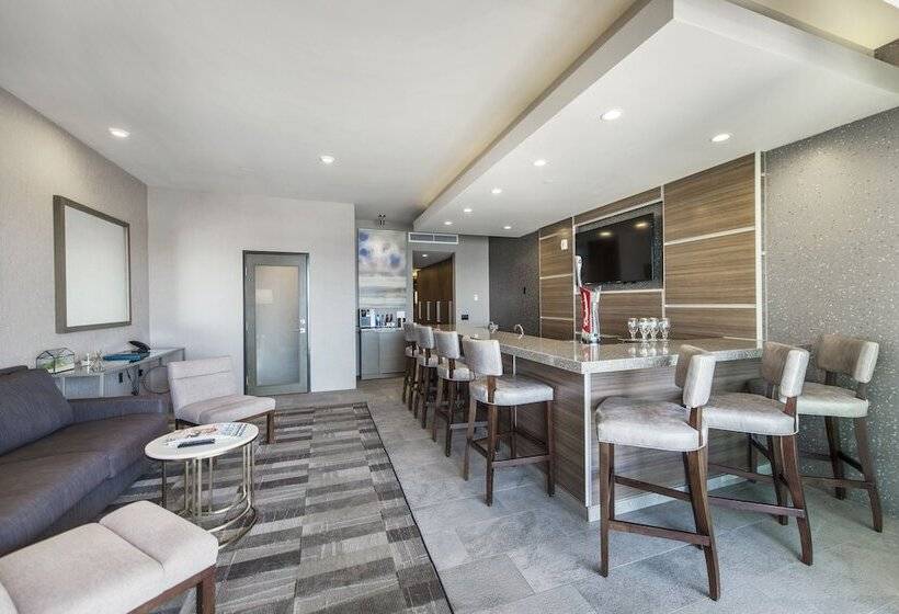سوئیت پنت هاوس, Shade Hotel Redondo Beach