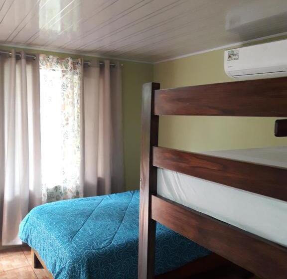 اتاق خانوادگی, Hostal Y Cabinas Anita And Rafting Tour!