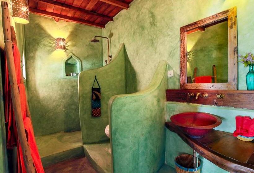 سوییت با چشم‌انداز دریا, Mr Kahawa Lofts