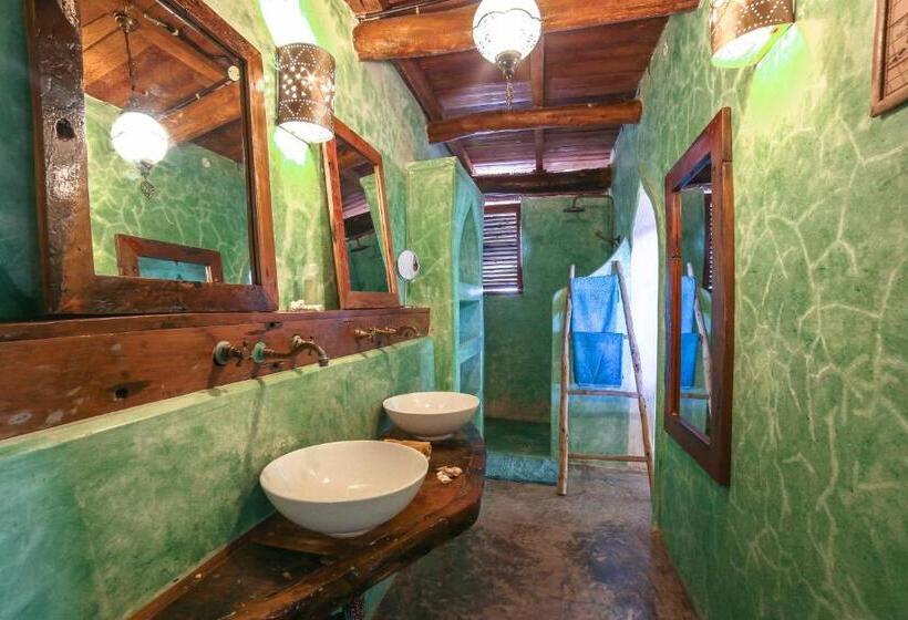 سوییت با چشم‌انداز استخر, Mr Kahawa Lofts