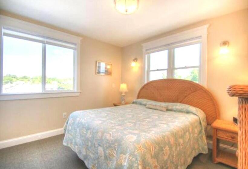 Deluxe Suite Sea View, The Skylark Beach Inn