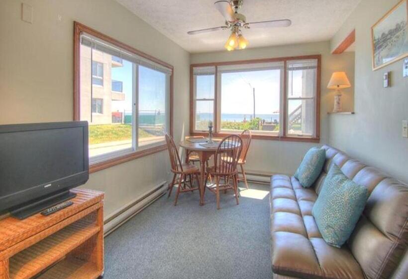 سوییت با چشم‌انداز دریا, The Skylark Beach Inn