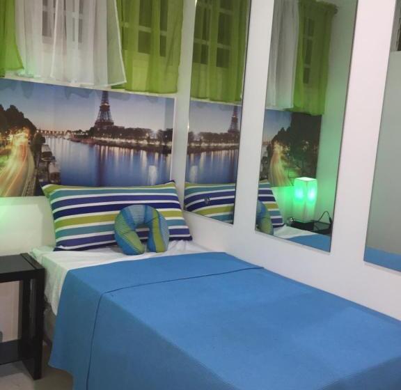 استودیوی لوکس, Alegria Hostal