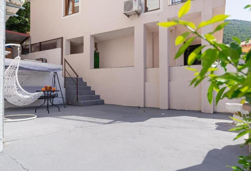 استودیوی استاندارد, Apartments Vjera Petrovac