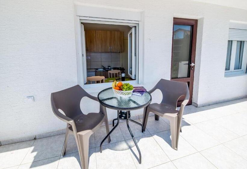 استودیوی استاندارد با چشم‌انداز دریا, Apartments Vjera Petrovac