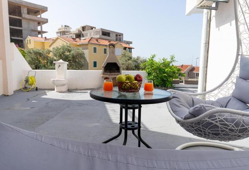 استودیوی استاندارد, Apartments Vjera Petrovac
