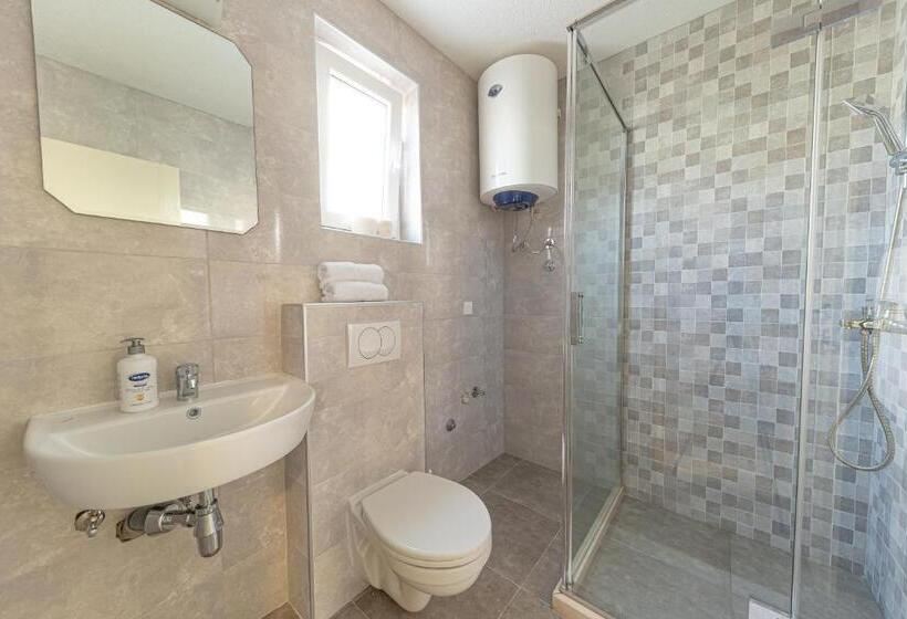 استودیوی استاندارد, Apartments Vjera Petrovac