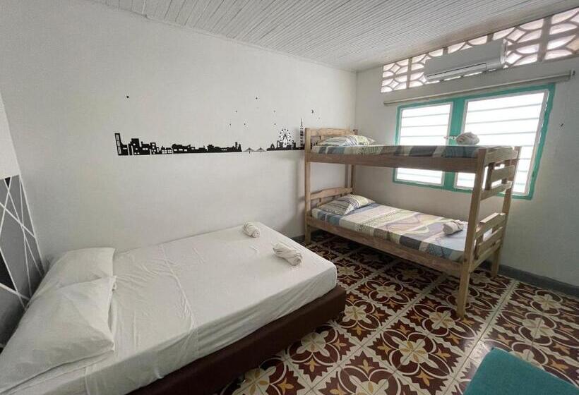 اتاق استاندارد چهار تخته, Costa De Vikingos
