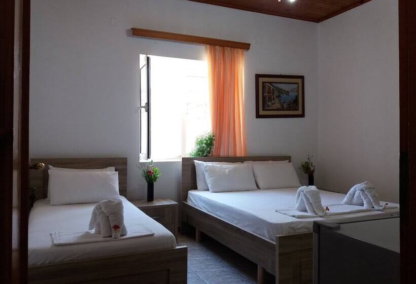 اتاق استاندارد سه نفره, Sunset Guest House