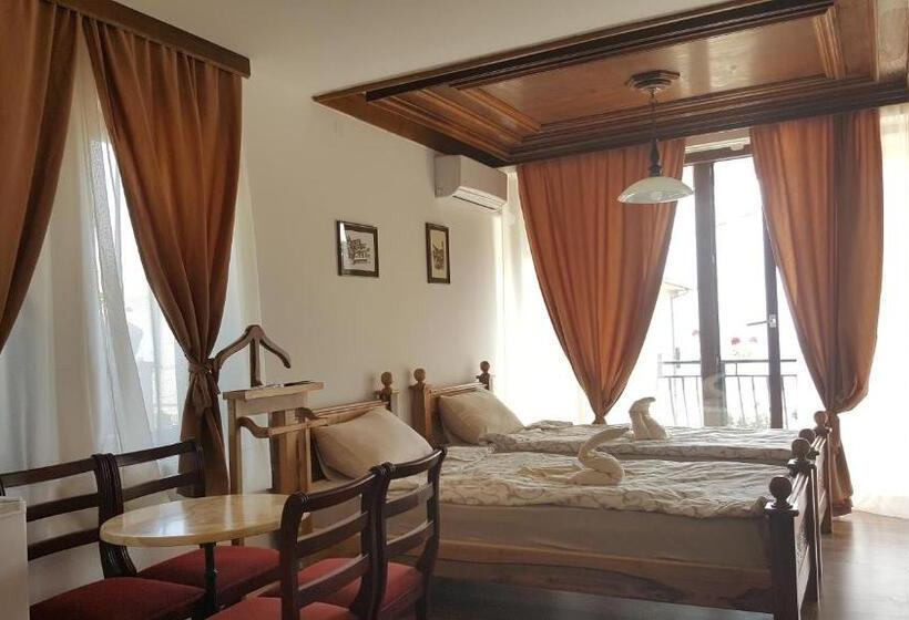 اتاق استاندارد سه تخته با بالکن, Villa Srma