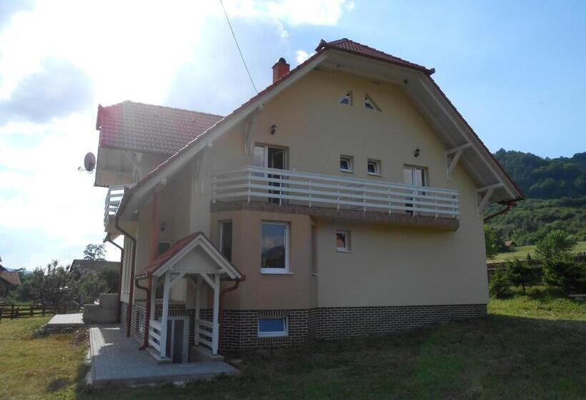 اتاق لوکس, Halasto Pension