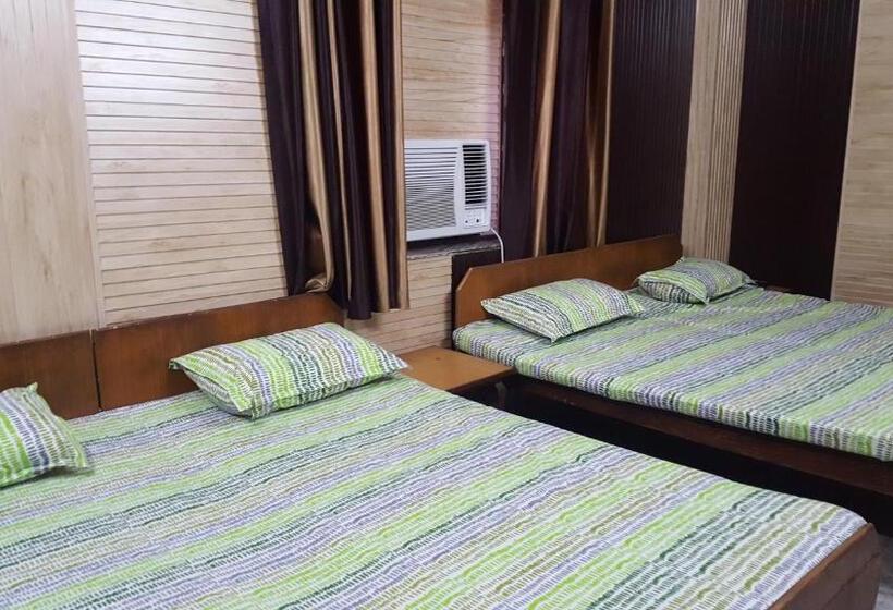 اتاق لوکس, Gokul Guest House