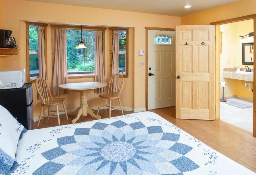 اتاق استاندارد با چشم‌انداز باغ, Steller Inn
