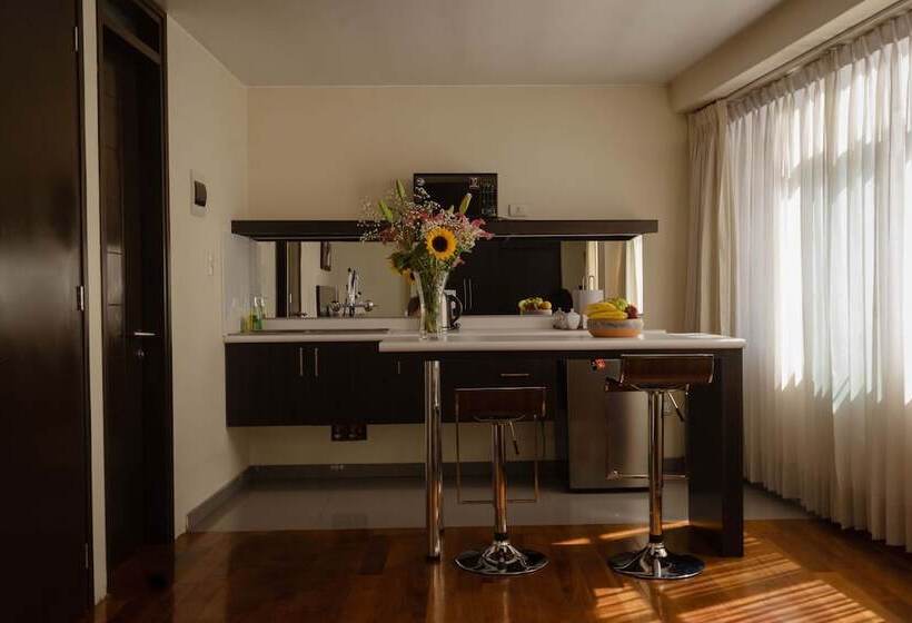 آپارتمان 1 خوابه, Group House Apart