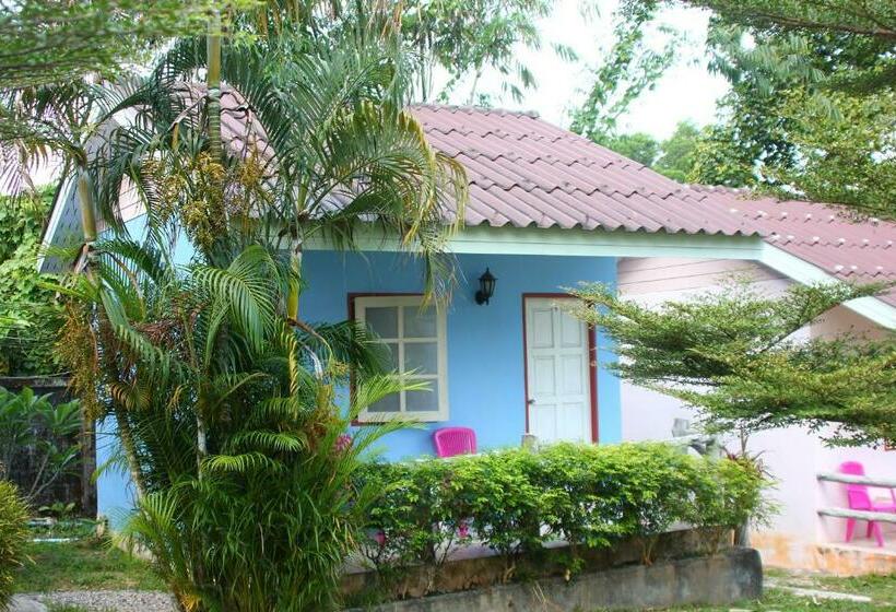 اتاق استاندارد, Dahla House Ranong