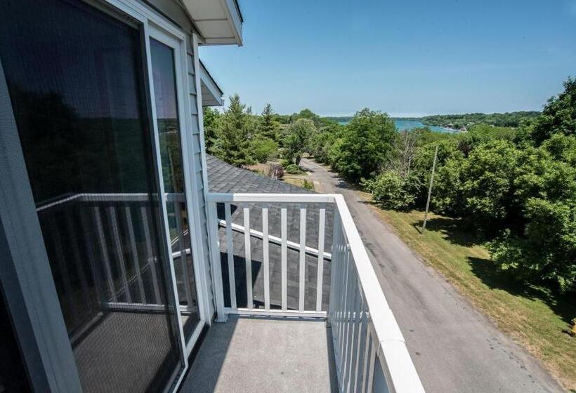2 Bedrooms Apartment River View, South Landing Inn