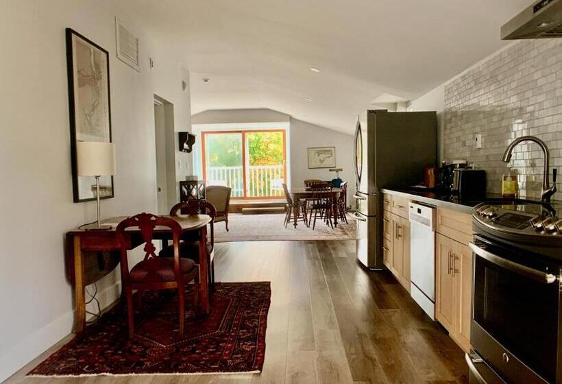2 Bedrooms Apartment River View, South Landing Inn