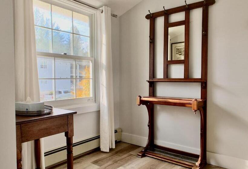2 Bedrooms Apartment River View, South Landing Inn