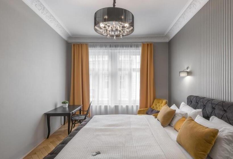 آپارتمان 2 خوابه, Mordecai Twelve Apartments By Prague Residences