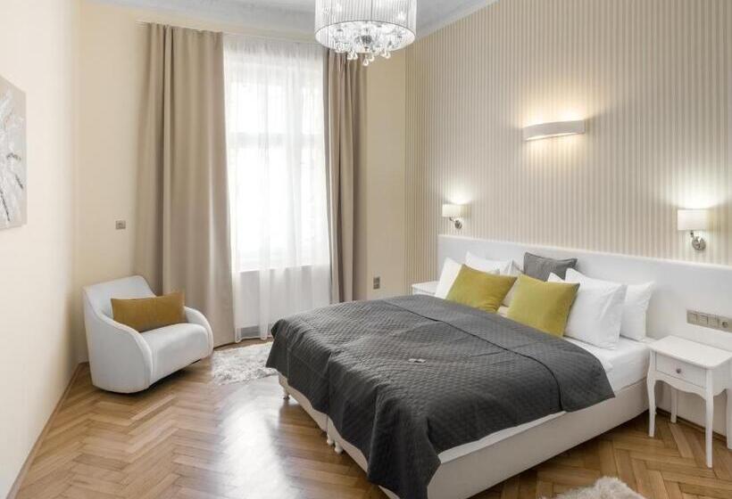 آپارتمان 2 خوابه, Mordecai Twelve Apartments By Prague Residences