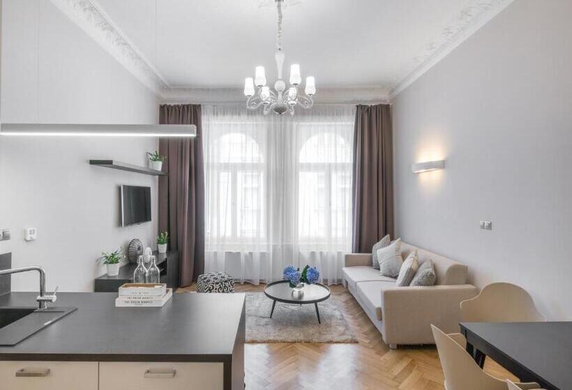 آپارتمان 2 خوابه, Mordecai Twelve Apartments By Prague Residences