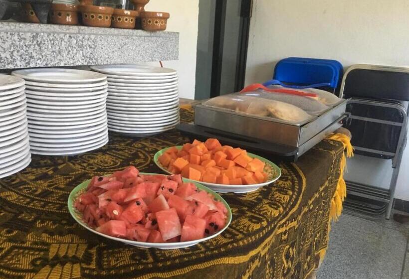 اتاق پریمیوم چهارنفره, Coatlicue