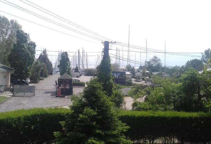 اتاق استاندارد با چشم‌انداز دریاچه, Sorompó Vendégház