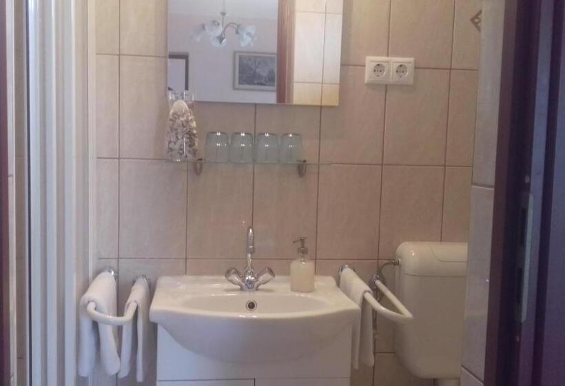 اتاق استاندارد چهار تخته, Sorompó Vendégház