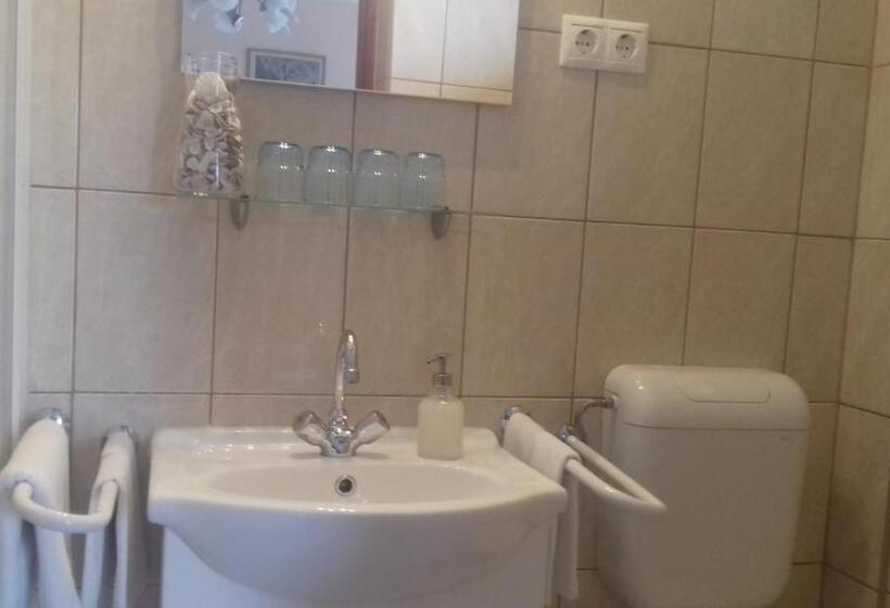 اتاق استاندارد چهار تخته, Sorompó Vendégház