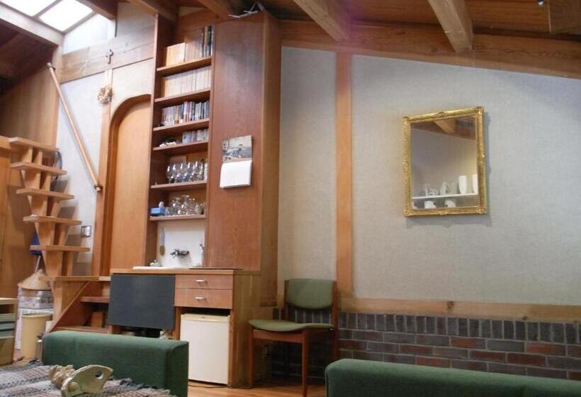 اتاق سوپریور با چشم‌انداز باغ, Tajimi Guest House