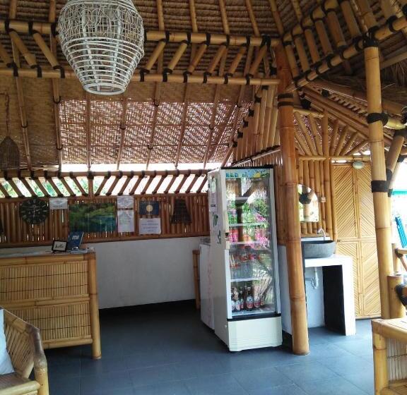 بانگلوی سوپریور, Tua Tua Keladi Bungalows