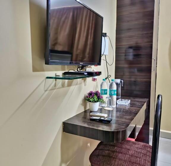 اتاق اکونومی, Bhimas Inn  Puratchi Thalaivar Dr M G Ramachandran Central Railway Station Chennai