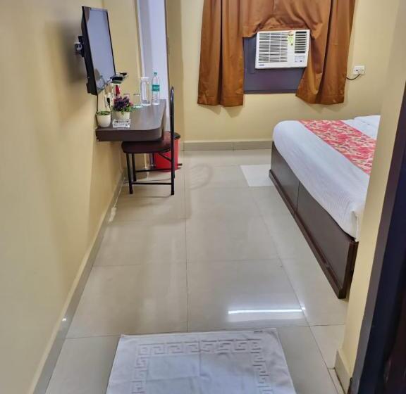اتاق اکونومی, Bhimas Inn  Puratchi Thalaivar Dr M G Ramachandran Central Railway Station Chennai