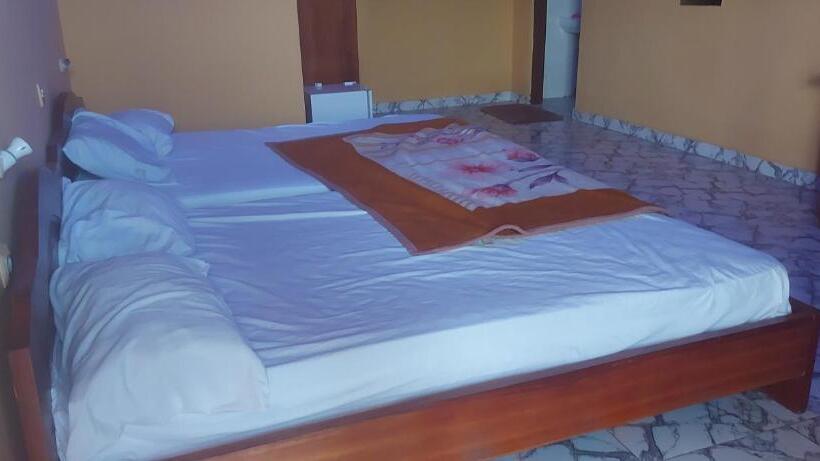 اتاق استاندارد با تخت بزرگ, Is Guest House