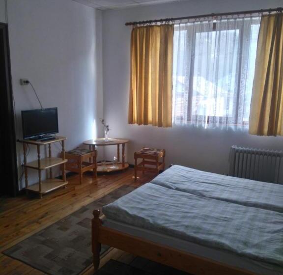 سوییت, Proboyski Guest House
