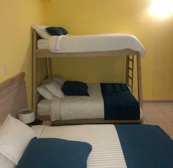 اتاق خانوادگی, Hostel Paradise St