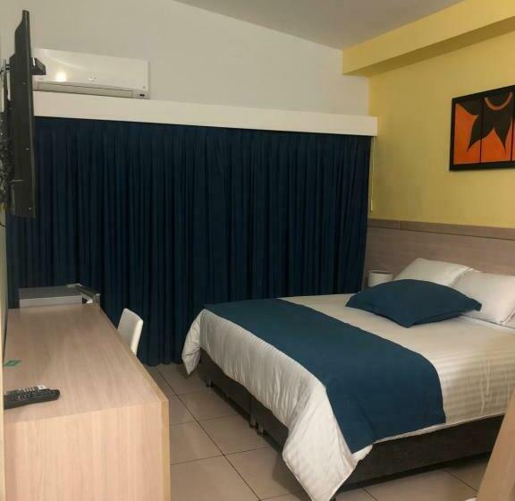 اتاق خانوادگی, Hostel Paradise St