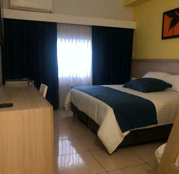 اتاق خانوادگی, Hostel Paradise St