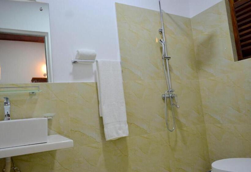 اتاق استاندارد سه تخته با بالکن, Pivisuma Lodge