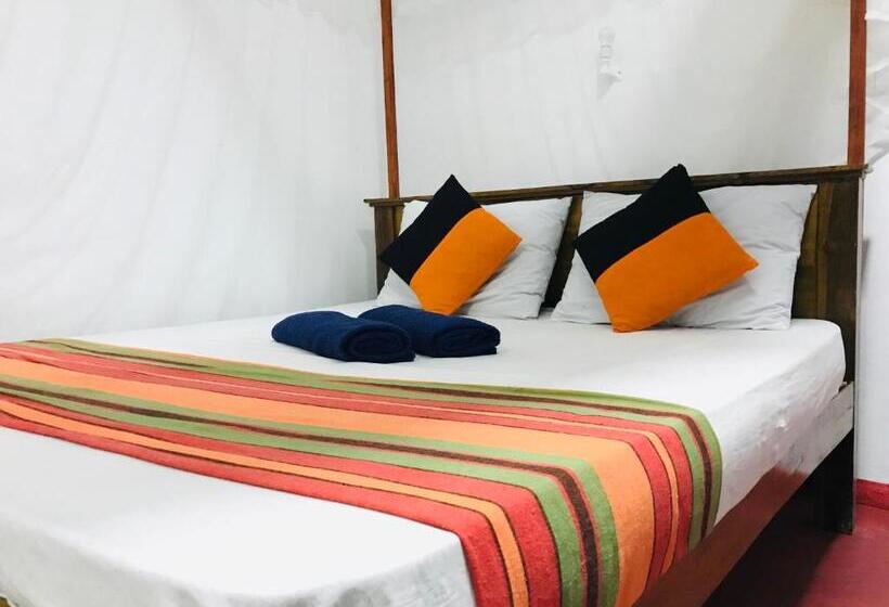 سوییت خانوادگی, Double G Motel