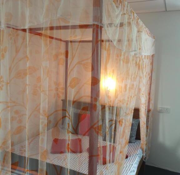 اتاق لوکس, Double G Motel