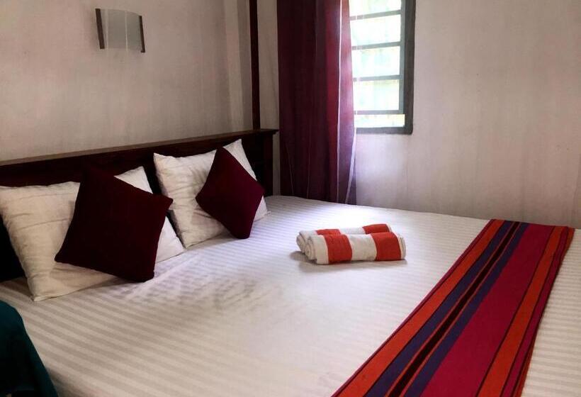 اتاق استاندارد با بالکن, Double G Motel