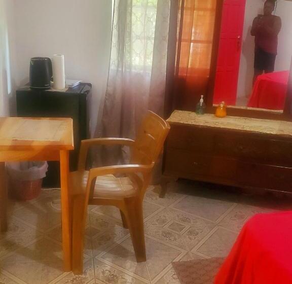 اتاق لوکس, Fay Guest House