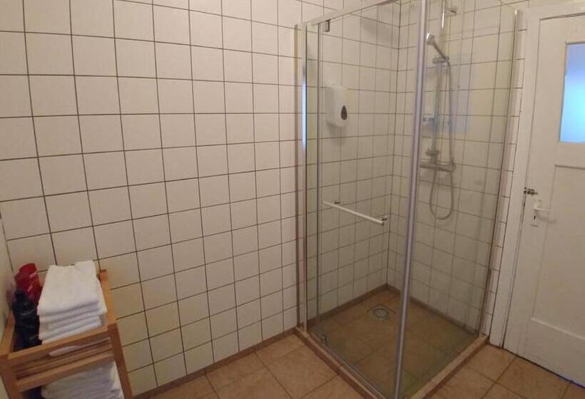 بانگلوی استاندارد, Finnstaðir