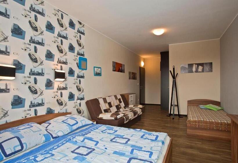 اتاق استاندارد سه نفره, Pension Siesta
