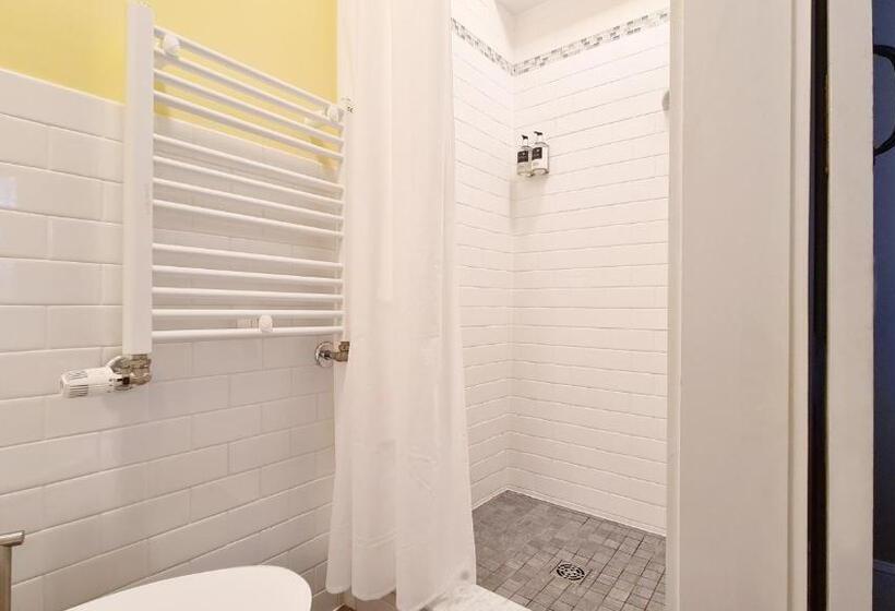 اتاق استاندارد با چشم‌انداز دریاچه, Lakehouse Inn