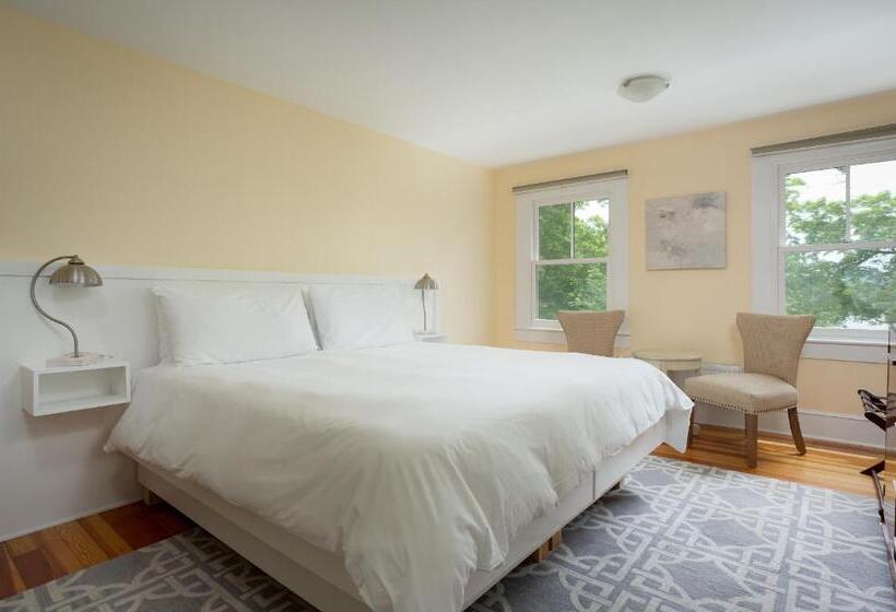 اتاق استاندارد با تخت بزرگ, Lakehouse Inn