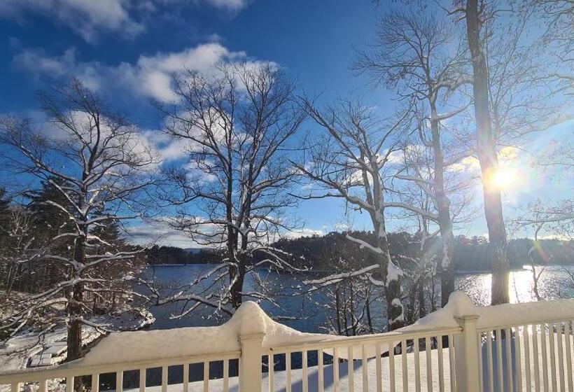 اتاق استاندارد با تخت بزرگ, Lakehouse Inn