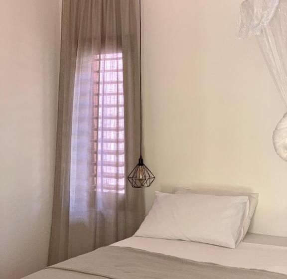 اتاق استاندارد با چشم‌انداز باغ, Baleias Home
